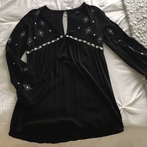 bell-bottom long sleeve dress